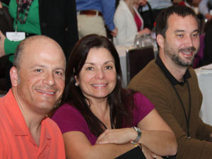 Tres de los principales científicos de CHDI, Robert Pacifici, Celia Domínguez e Ignacio Muñoz-Sanjuan, realizaron presentaciones sobre los programas avanzados de desarrollo de fármacos de la Fundación