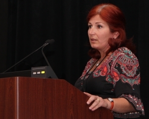 Leticia Toledo-Sherman de la CHDI destacó la estrategia de la Fundación para el desarrollo de fármacos destinados a la mejora del metabolismo en la EH  